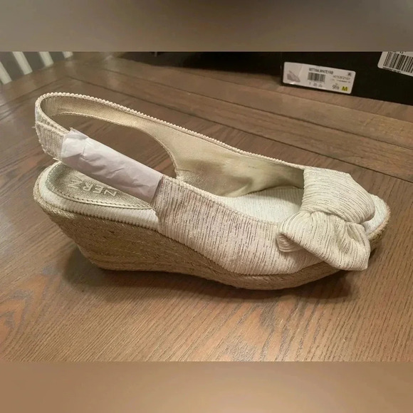 Naturalizer Premium Bettina Comfort Wedge Sandals Beige Gold Size 9.5 New In Box - Picture 8 of 12